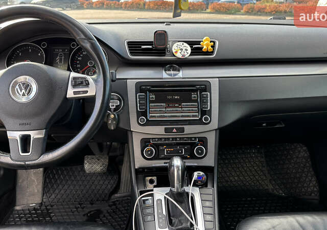 Синий Фольксваген Пассат, объемом двигателя 2 л и пробегом 256 тыс. км за 11800 $, фото 8 на Automoto.ua
