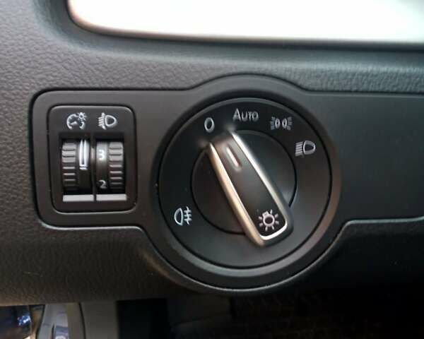 Фольксваген Пассат 2011 в Сумах на Automoto.ua Синий Фольксваген Пассат, объемом двигателя 1.6 л и пробегом 134 тыс. км за 9000 $, фото 13 на Automoto.ua