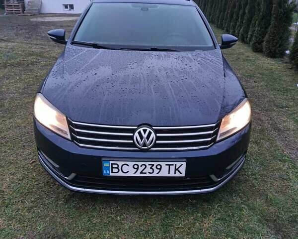 Синий Фольксваген Пассат, объемом двигателя 2 л и пробегом 286 тыс. км за 9999 $, фото 2 на Automoto.ua