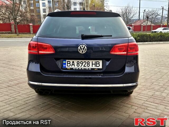 Синий Фольксваген Пассат, объемом двигателя 2 л и пробегом 223 тыс. км за 11000 $, фото 5 на Automoto.ua