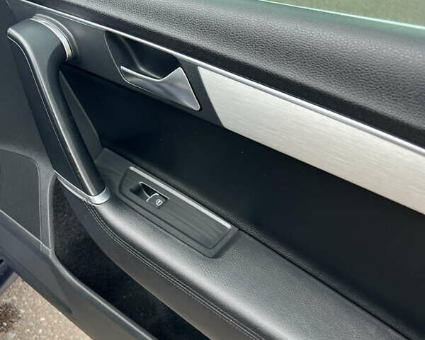 Синий Фольксваген Пассат, объемом двигателя 2 л и пробегом 263 тыс. км за 10599 $, фото 44 на Automoto.ua