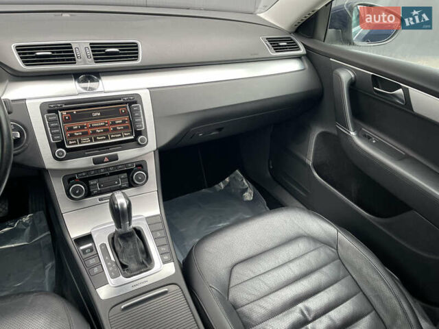 Синий Фольксваген Пассат, объемом двигателя 2 л и пробегом 225 тыс. км за 13900 $, фото 17 на Automoto.ua