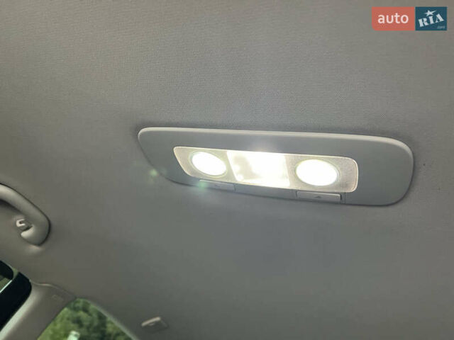 Синий Фольксваген Пассат, объемом двигателя 2 л и пробегом 263 тыс. км за 10599 $, фото 41 на Automoto.ua