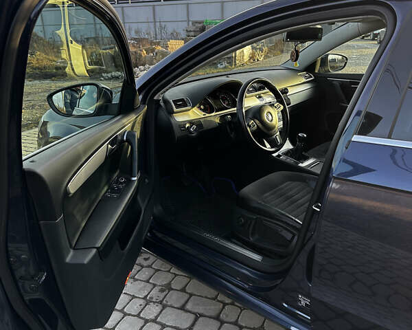 Синій Фольксваген Пассат, об'ємом двигуна 1.97 л та пробігом 220 тис. км за 11200 $, фото 62 на Automoto.ua