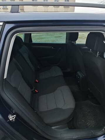 Синій Фольксваген Пассат, об'ємом двигуна 1.97 л та пробігом 275 тис. км за 9000 $, фото 2 на Automoto.ua