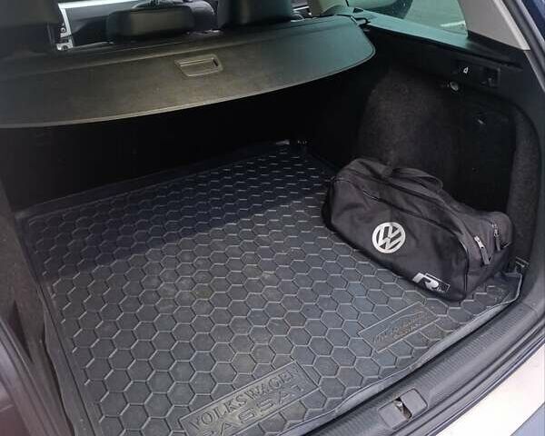 Синій Фольксваген Пассат, об'ємом двигуна 1.6 л та пробігом 237 тис. км за 9700 $, фото 45 на Automoto.ua