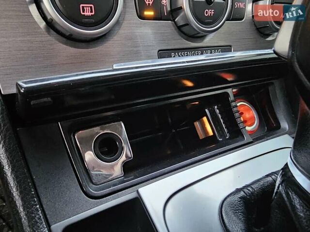 Синий Фольксваген Пассат, объемом двигателя 2 л и пробегом 285 тыс. км за 11600 $, фото 106 на Automoto.ua