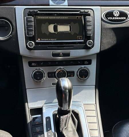 Синій Фольксваген Пассат, об'ємом двигуна 2 л та пробігом 346 тис. км за 12300 $, фото 3 на Automoto.ua