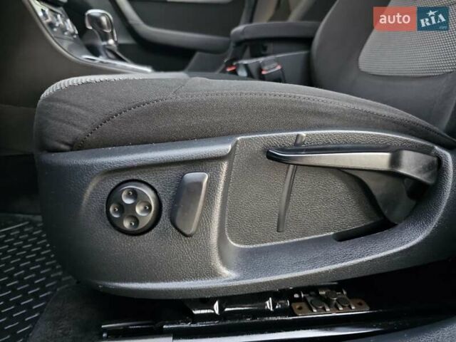 Синий Фольксваген Пассат, объемом двигателя 2 л и пробегом 285 тыс. км за 11600 $, фото 99 на Automoto.ua