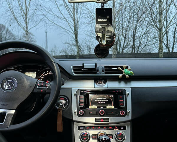 Синій Фольксваген Пассат, об'ємом двигуна 1.6 л та пробігом 292 тис. км за 9599 $, фото 27 на Automoto.ua