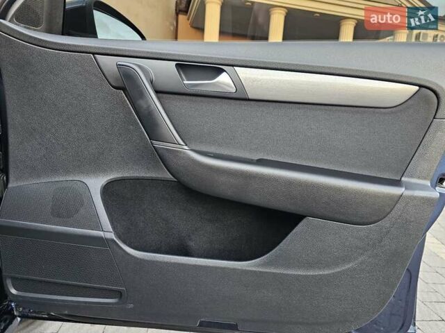 Синий Фольксваген Пассат, объемом двигателя 2 л и пробегом 285 тыс. км за 11600 $, фото 86 на Automoto.ua