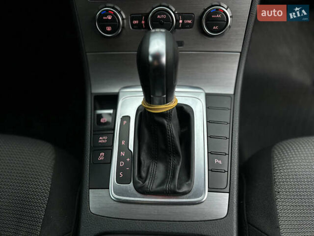 Синий Фольксваген Пассат, объемом двигателя 1.39 л и пробегом 202 тыс. км за 7250 $, фото 15 на Automoto.ua