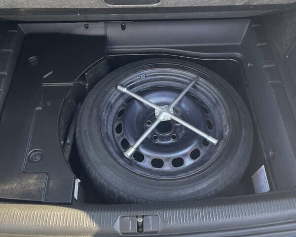 Синий Фольксваген Пассат, объемом двигателя 1.97 л и пробегом 255 тыс. км за 11250 $, фото 16 на Automoto.ua