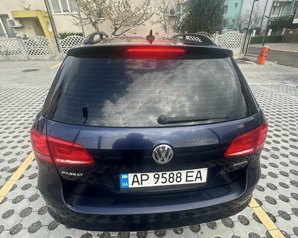 Синий Фольксваген Пассат, объемом двигателя 1.6 л и пробегом 338 тыс. км за 8500 $, фото 1 на Automoto.ua