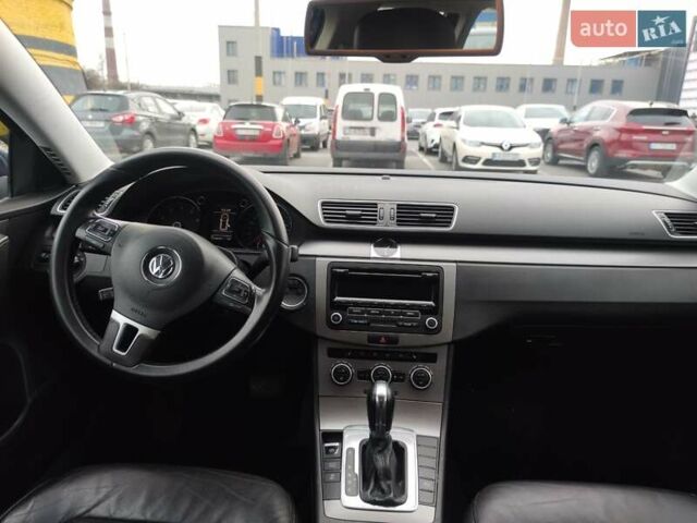 Синий Фольксваген Пассат, объемом двигателя 1.4 л и пробегом 270 тыс. км за 12400 $, фото 12 на Automoto.ua