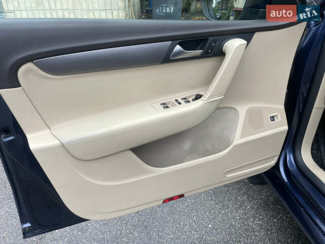 Синій Фольксваген Пассат, об'ємом двигуна 1.97 л та пробігом 306 тис. км за 12800 $, фото 12 на Automoto.ua