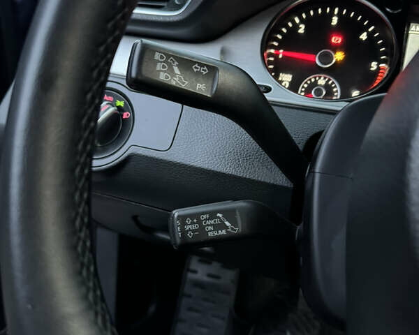 Синій Фольксваген Пассат, об'ємом двигуна 1.6 л та пробігом 292 тис. км за 9599 $, фото 19 на Automoto.ua