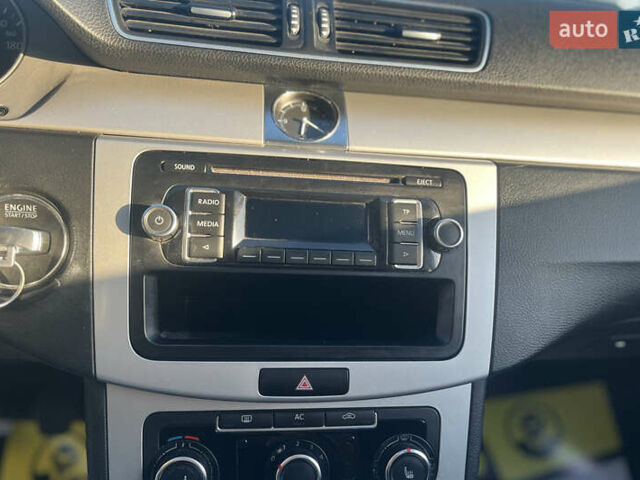 Синий Фольксваген Пассат, объемом двигателя 1.4 л и пробегом 208 тыс. км за 9450 $, фото 16 на Automoto.ua