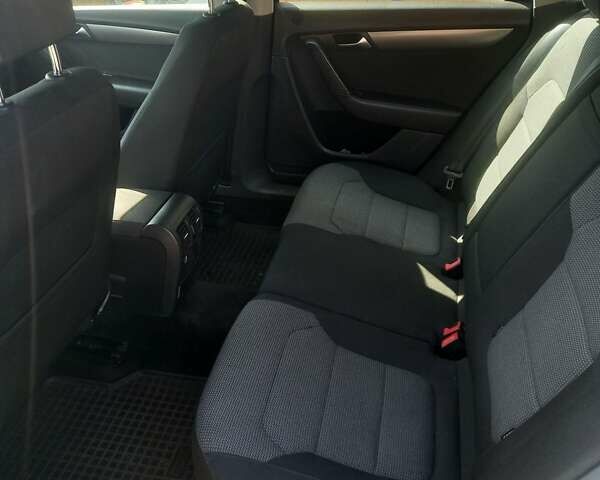 Синий Фольксваген Пассат, объемом двигателя 1.6 л и пробегом 323 тыс. км за 9850 $, фото 2 на Automoto.ua