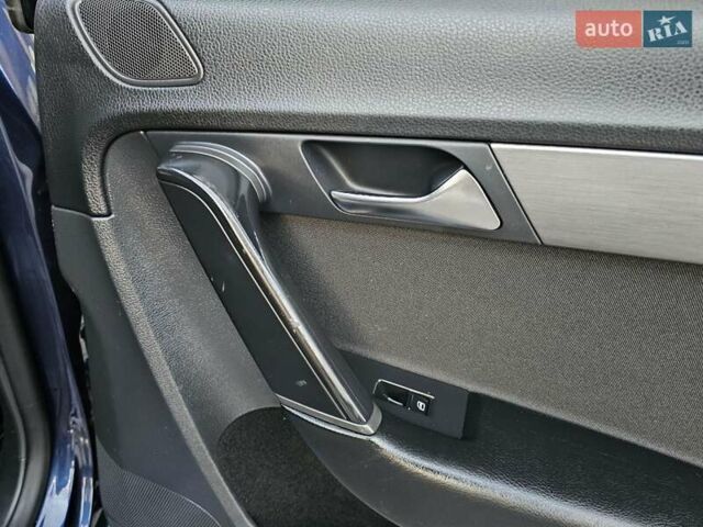 Синий Фольксваген Пассат, объемом двигателя 2 л и пробегом 285 тыс. км за 11600 $, фото 127 на Automoto.ua