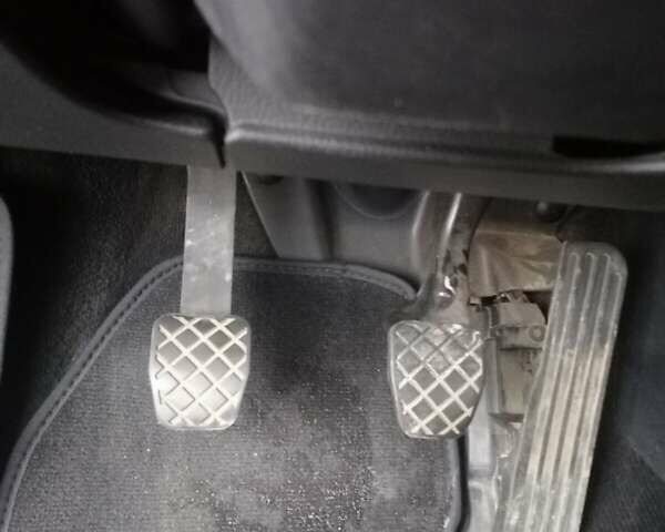 Синій Фольксваген Пассат, об'ємом двигуна 1.6 л та пробігом 285 тис. км за 10500 $, фото 6 на Automoto.ua