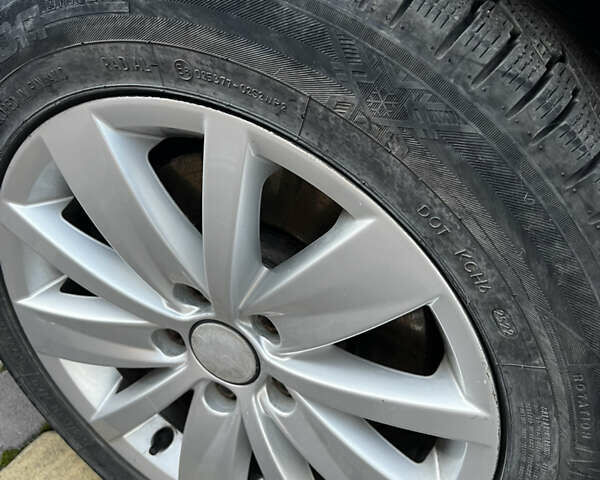 Фольксваген Пассат 2012 в Кельменцах на Automoto.ua Синий Фольксваген Пассат, объемом двигателя 1.6 л и пробегом 298 тыс. км за 9700 $, фото 14 на Automoto.ua