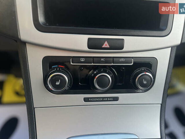 Синий Фольксваген Пассат, объемом двигателя 1.4 л и пробегом 208 тыс. км за 9450 $, фото 17 на Automoto.ua