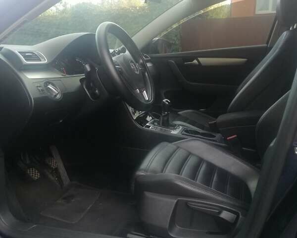 Синій Фольксваген Пассат, об'ємом двигуна 1.6 л та пробігом 285 тис. км за 10500 $, фото 22 на Automoto.ua