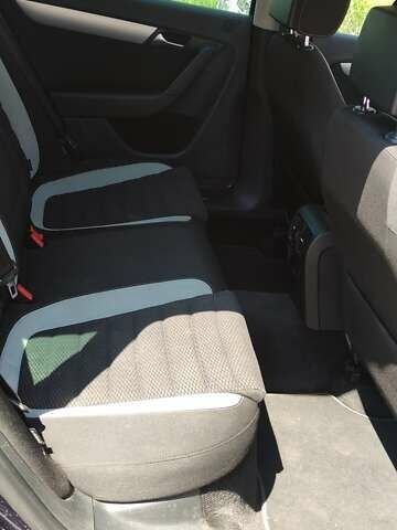 Синій Фольксваген Пассат, об'ємом двигуна 1.4 л та пробігом 215 тис. км за 10999 $, фото 18 на Automoto.ua