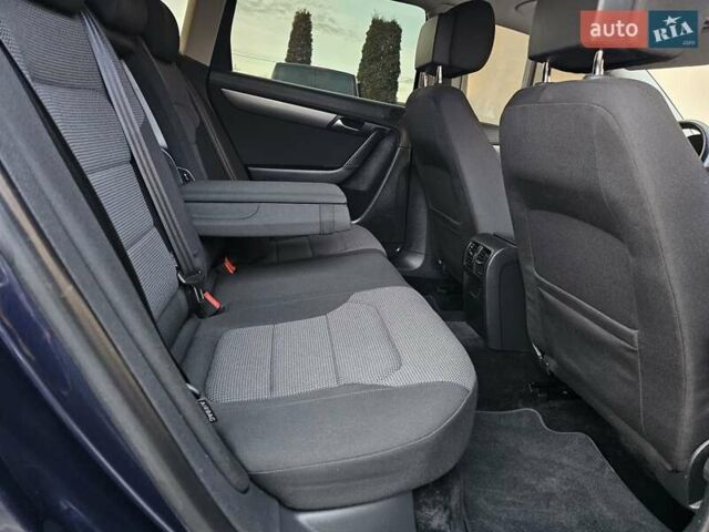 Синий Фольксваген Пассат, объемом двигателя 2 л и пробегом 285 тыс. км за 11600 $, фото 123 на Automoto.ua