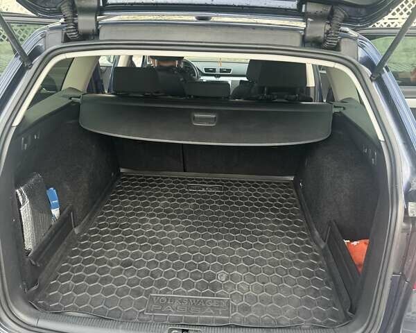 Синий Фольксваген Пассат, объемом двигателя 1.6 л и пробегом 338 тыс. км за 8500 $, фото 5 на Automoto.ua