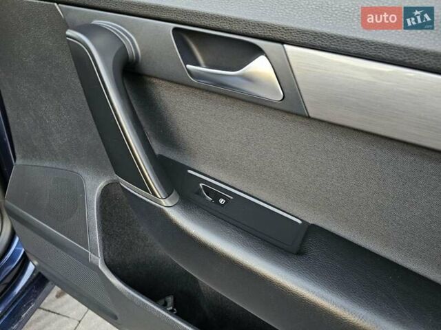 Синий Фольксваген Пассат, объемом двигателя 2 л и пробегом 285 тыс. км за 11600 $, фото 126 на Automoto.ua