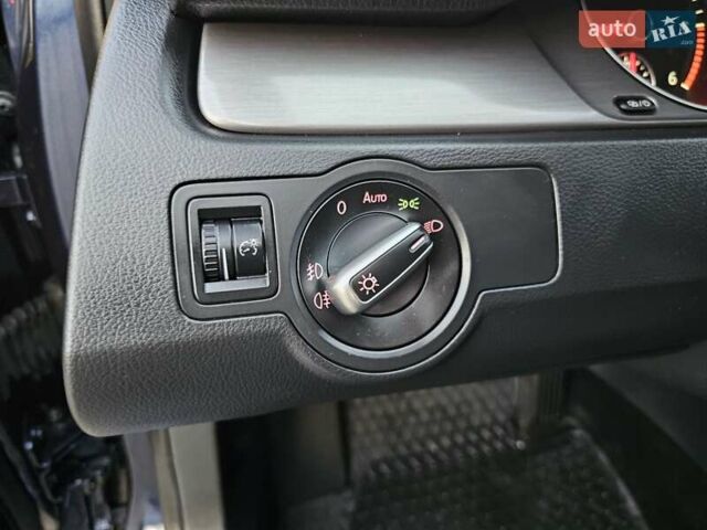 Синий Фольксваген Пассат, объемом двигателя 2 л и пробегом 285 тыс. км за 11600 $, фото 135 на Automoto.ua