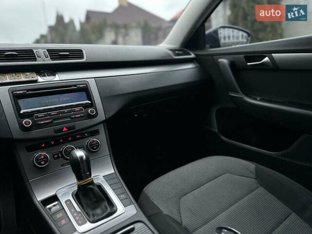 Синий Фольксваген Пассат, объемом двигателя 1.39 л и пробегом 202 тыс. км за 7250 $, фото 20 на Automoto.ua