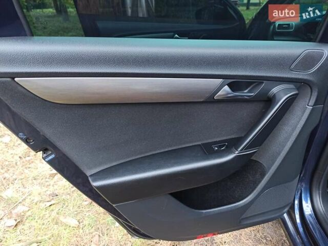 Фольксваген Пассат 2012 в Гребенке на Automoto.ua Синий Фольксваген Пассат, объемом двигателя 1.6 л и пробегом 280 тыс. км за 9650 $, фото 19 на Automoto.ua