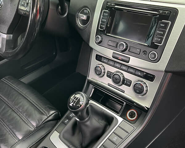 Синий Фольксваген Пассат, объемом двигателя 2 л и пробегом 358 тыс. км за 10900 $, фото 11 на Automoto.ua