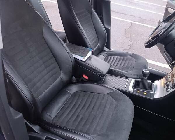 Синій Фольксваген Пассат, об'ємом двигуна 1.6 л та пробігом 237 тис. км за 9700 $, фото 42 на Automoto.ua