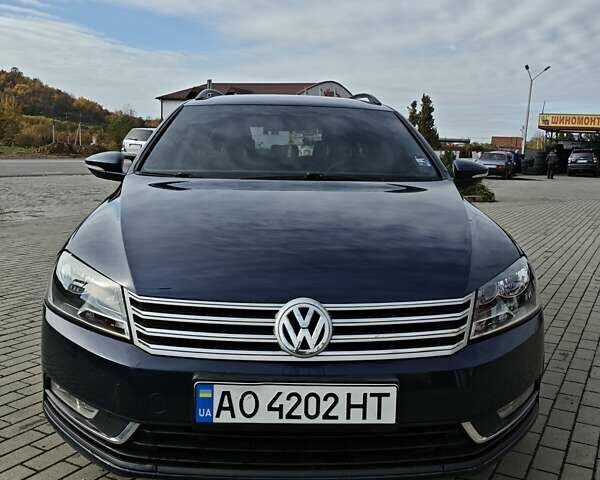 Фольксваген Пассат 2012 в Мукачеве на Automoto.ua Синий Фольксваген Пассат, объемом двигателя 1.6 л и пробегом 324 тыс. км за 7500 $, фото 3 на Automoto.ua
