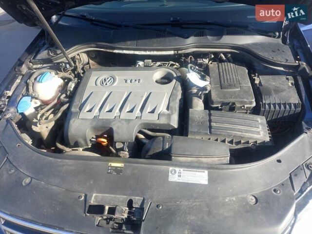 Синий Фольксваген Пассат, объемом двигателя 1.97 л и пробегом 302 тыс. км за 12200 $, фото 20 на Automoto.ua