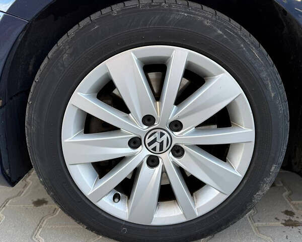 Синий Фольксваген Пассат, объемом двигателя 2 л и пробегом 264 тыс. км за 11099 $, фото 17 на Automoto.ua