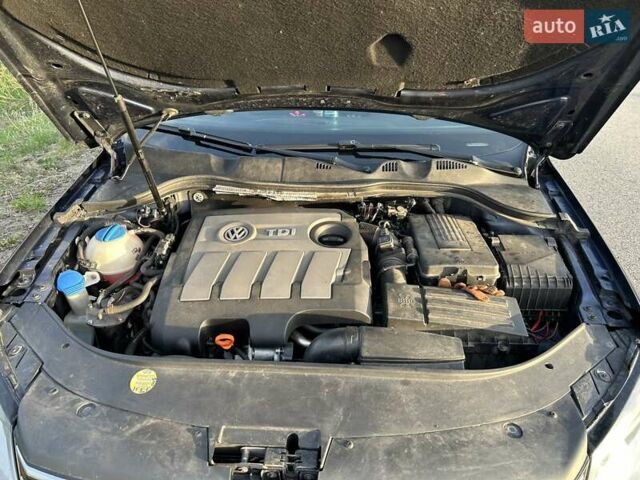 Синий Фольксваген Пассат, объемом двигателя 1.6 л и пробегом 277 тыс. км за 9950 $, фото 17 на Automoto.ua