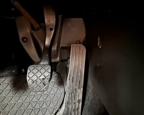 Синій Фольксваген Пассат, об'ємом двигуна 1.6 л та пробігом 240 тис. км за 9700 $, фото 2 на Automoto.ua