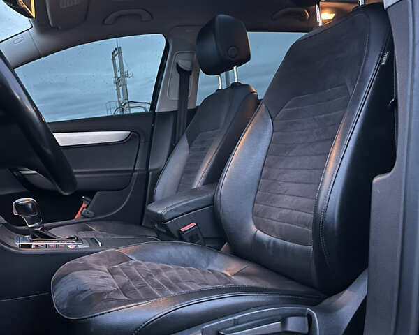 Синій Фольксваген Пассат, об'ємом двигуна 1.6 л та пробігом 274 тис. км за 12500 $, фото 62 на Automoto.ua