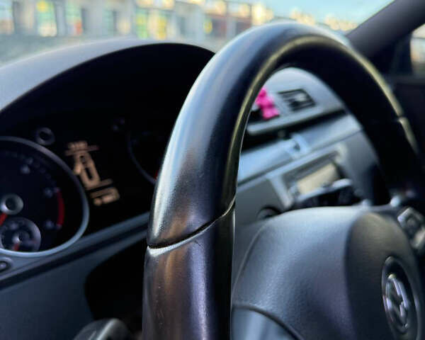 Синий Фольксваген Пассат, объемом двигателя 2 л и пробегом 264 тыс. км за 11099 $, фото 21 на Automoto.ua