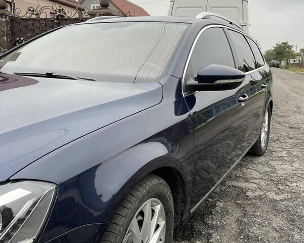 Синий Фольксваген Пассат, объемом двигателя 2 л и пробегом 330 тыс. км за 12300 $, фото 1 на Automoto.ua