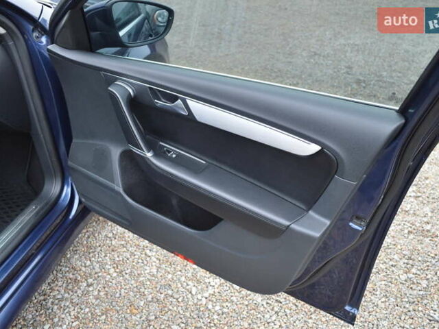 Синий Фольксваген Пассат, объемом двигателя 1.6 л и пробегом 248 тыс. км за 7800 $, фото 20 на Automoto.ua