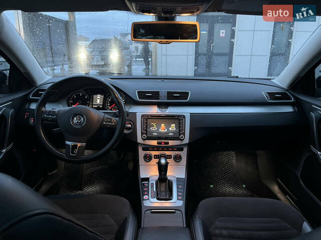 Синій Фольксваген Пассат, об'ємом двигуна 1.6 л та пробігом 274 тис. км за 12500 $, фото 44 на Automoto.ua