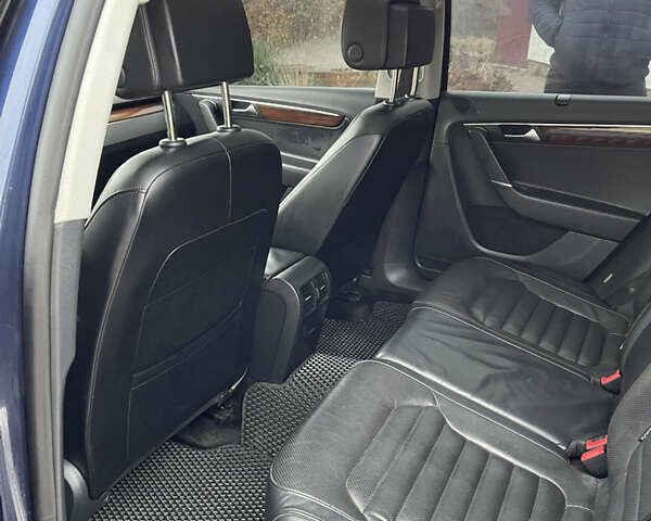 Синий Фольксваген Пассат, объемом двигателя 2 л и пробегом 330 тыс. км за 12300 $, фото 4 на Automoto.ua