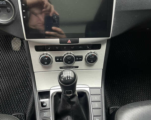 Синий Фольксваген Пассат, объемом двигателя 2 л и пробегом 330 тыс. км за 12300 $, фото 29 на Automoto.ua