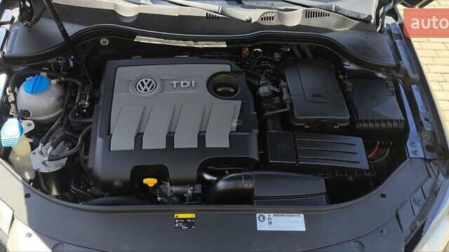 Синий Фольксваген Пассат, объемом двигателя 1.6 л и пробегом 279 тыс. км за 8700 $, фото 16 на Automoto.ua